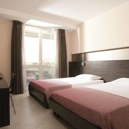Rosso Frizzante Hotell Sorbara Exteriör bild