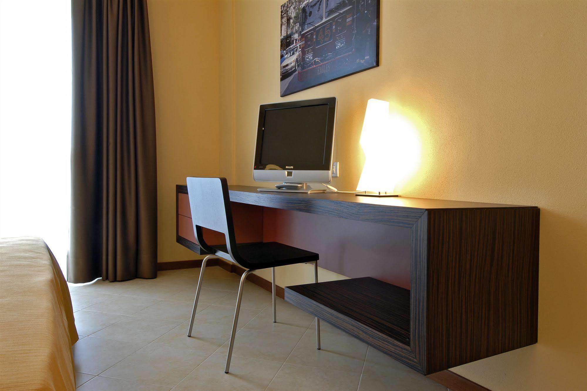 Rosso Frizzante Hotell Sorbara Exteriör bild