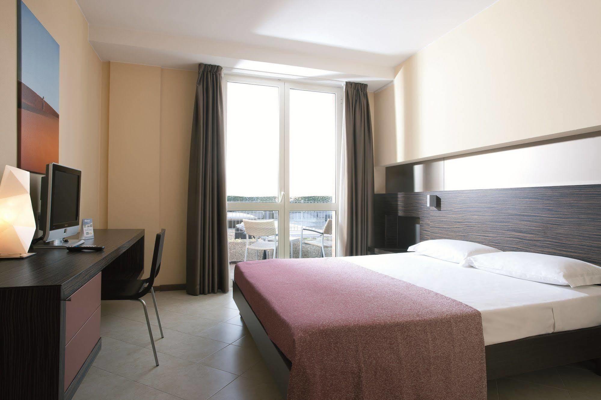 Rosso Frizzante Hotell Sorbara Exteriör bild