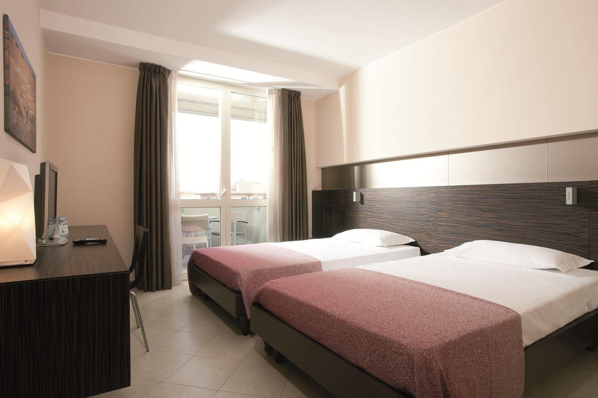 Rosso Frizzante Hotell Sorbara Exteriör bild
